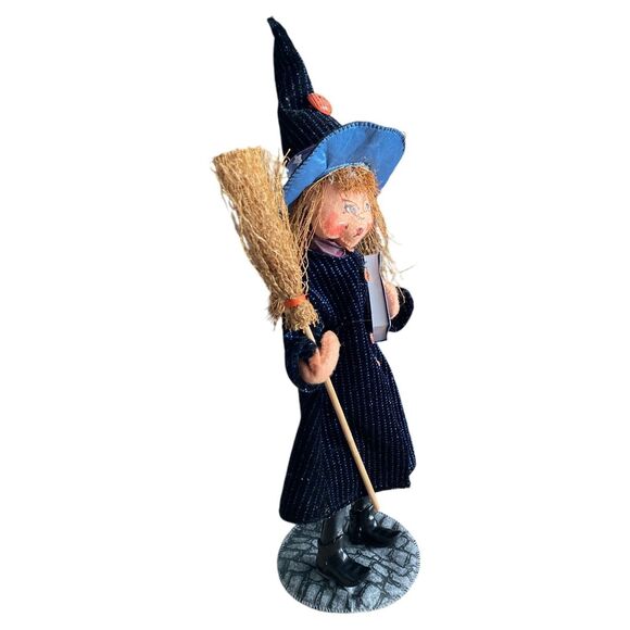 Annalee Witch Doll 10” Halloween Figure Broom Hat Book Decoration 2007 Vintage - Picture 6 of 11
